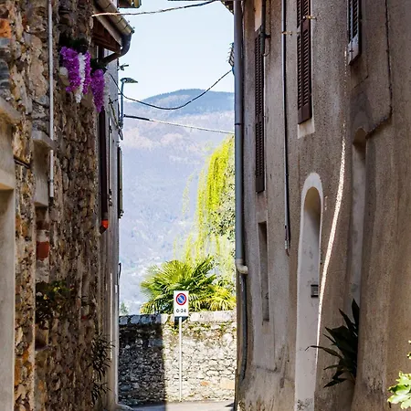 Il Sorriso Del * Castelveccana
